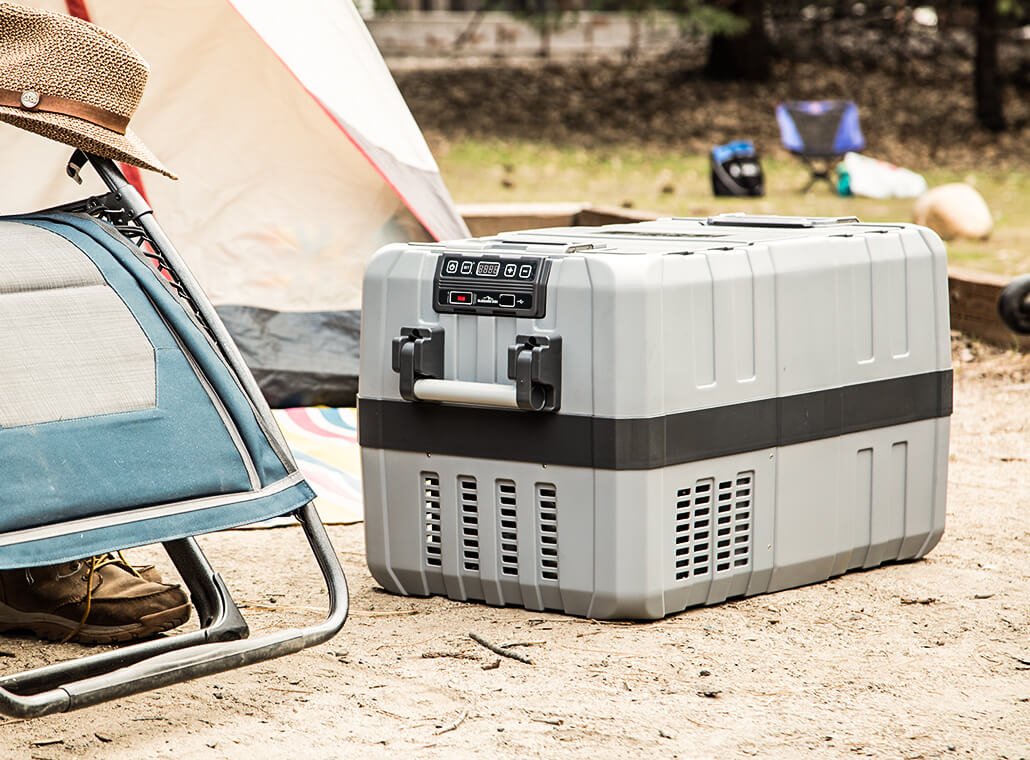 TYPE S Blizzard Box® 56QT / 53L Portable Electric Cooler with USB Charging - Image 3
